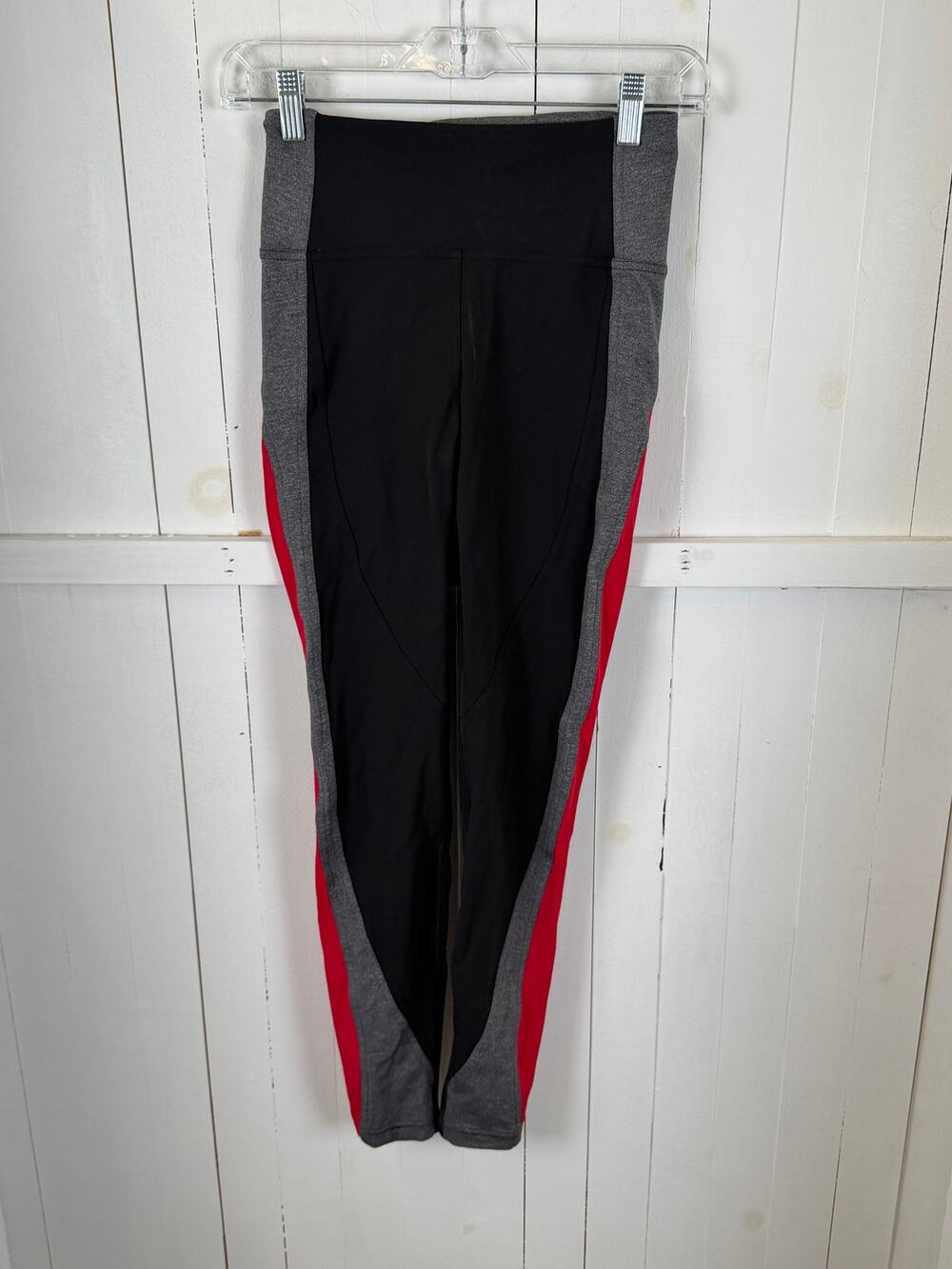 Lululemon Gray Red Ankle Leggings Size 4 Nylon Pre-Owned